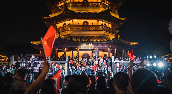 燃！快閃唱響《我和我的祖國》，國慶小長假樂游里運(yùn)河！