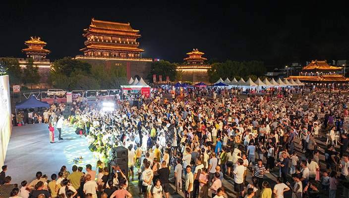 “夜經濟”點燃煙火氣，市民樂享“文旅盛宴”